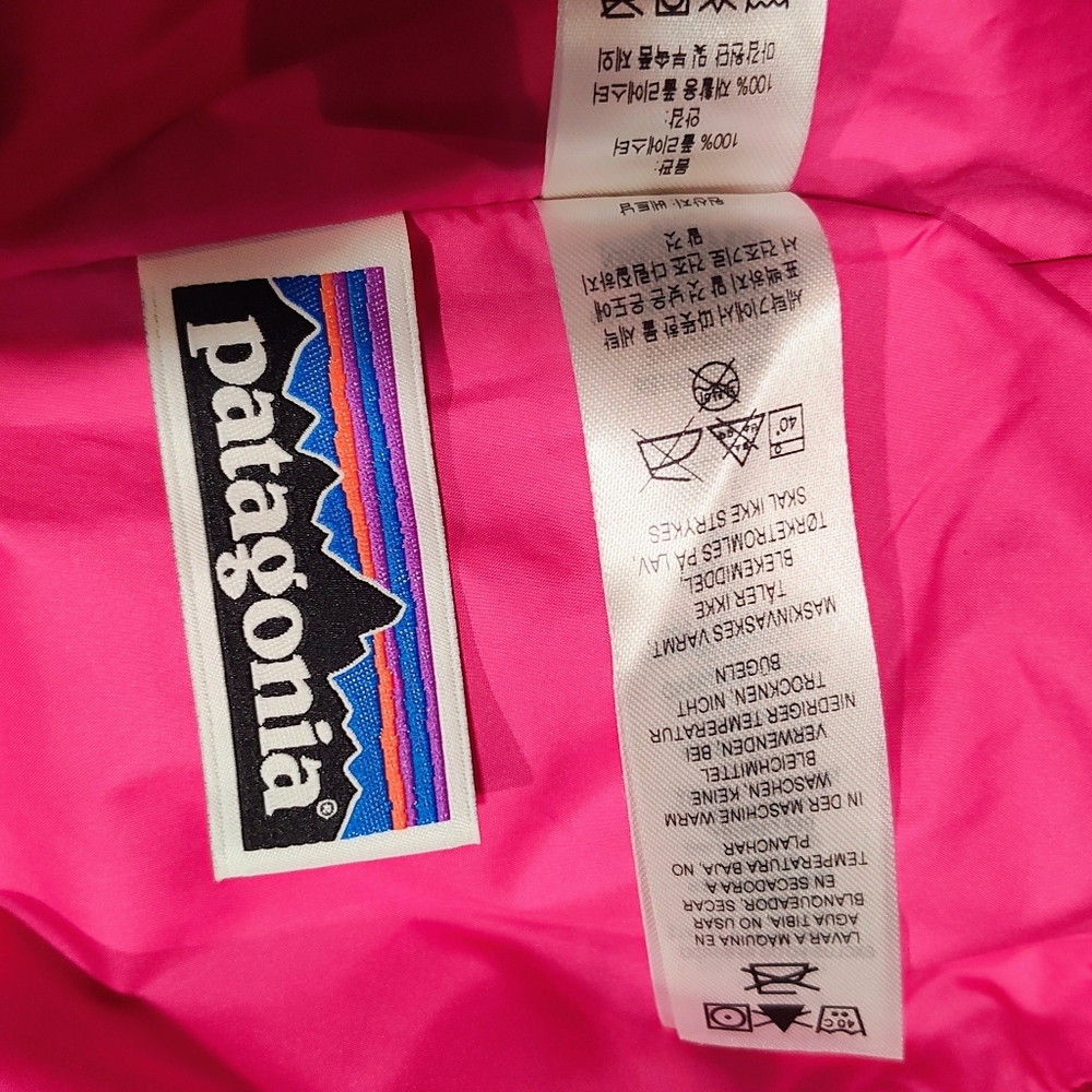 Patagonia Cream Sherpa Vest with Hot Pink Trim - Picture 9 of 10